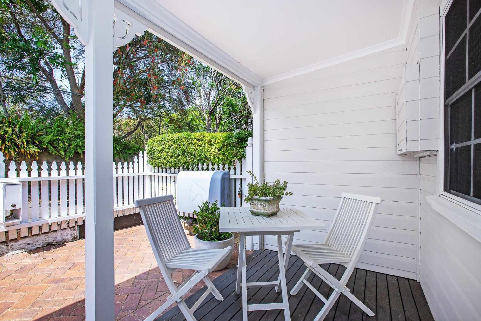 Balmain 2 Bed - New Listing